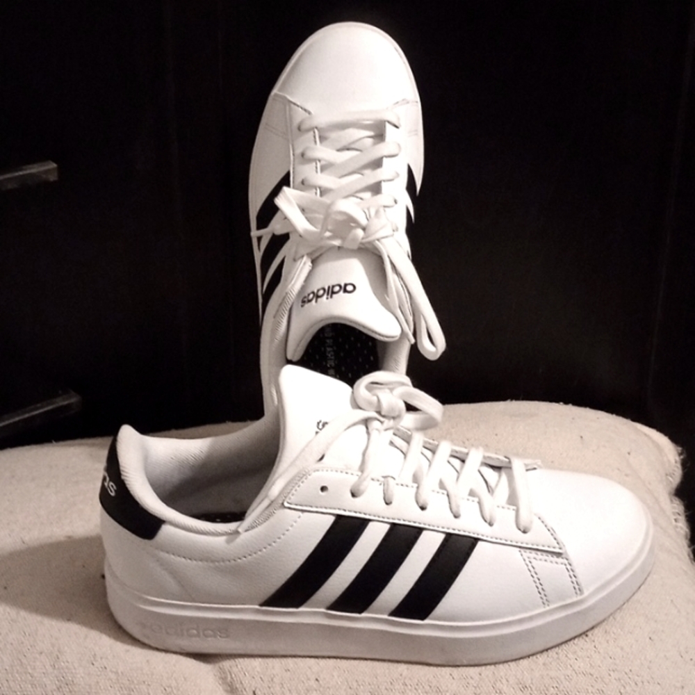 Men's white and black Adidas size 8